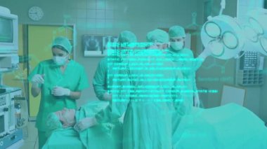 Ameliyat sırasında çeşitli cerrahlar üzerinde veri işleme animasyonu. Küresel tıp ve dijital arayüz kavramı dijital olarak oluşturulmuş video.