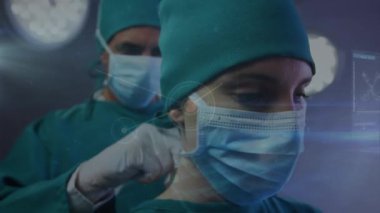 Çeşitli doktorların veri işleme ağıyla bağlantılarının animasyonu. Küresel tıp, sağlık ve dijital arayüz kavramı dijital olarak üretilen video.