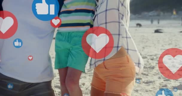 ビーチで写真を撮る幸せな白人家族の上に心のアニメーション リラックス ソーシャルメディアとグローバルコミュニケーションコンセプトデジタル生成されたビデオ — ストック動画
