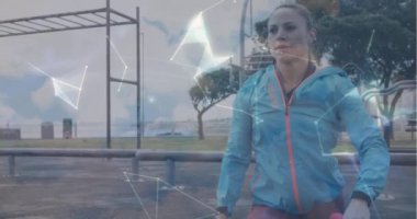 Kafkas kadınlarının esneme hareketleri üzerine bağlantı ağının ve dünyanın animasyonu. Küresel teknoloji, bağlantılar ve dijital arayüz konsepti dijital olarak oluşturulmuş video.