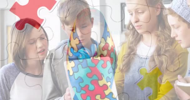 Animation Puzzle Pieces Diverse Schoolchildren Using Laptop Autism Awareness Month — Vídeos de Stock
