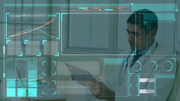 Animação Processamento Dados Médicos Sobre Médico Masculino Biracial Usando Tablet — Vídeo de Stock