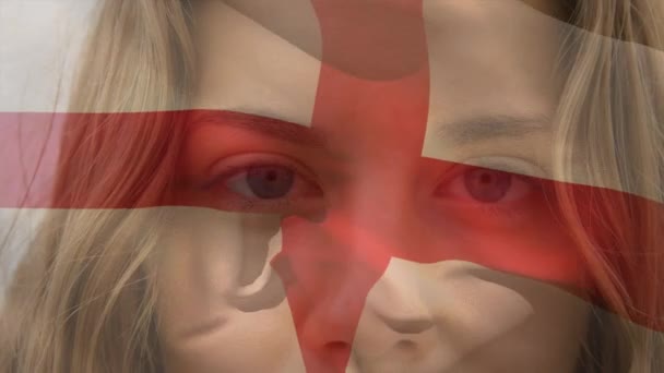Анімація Прапора Англії Над Білою Жінкою Пляжі Державні Прапори Патріотизм — стокове відео