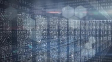 Karanlık arka planda veri işleme animasyonu. küresel bağlantılar, veri işleme ve dijital arayüz konsepti dijital olarak oluşturulmuş video.