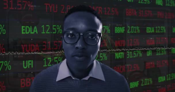 Animatie Van Statistieken Financiële Gegevensverwerking Afrikaanse Amerikaanse Man Wereldwijd Concept — Stockvideo