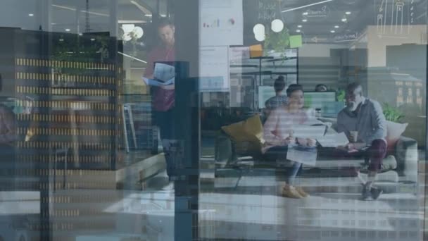 Різноманітні Чоловічі Жіночі Бізнес Колеги Працюють Випадковому Офісі Над Міським — стокове відео