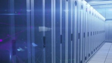 Sunucu odasındaki bağlantı ve veri işleme ağının animasyonu. küresel teknoloji, bilgisayar ve dijital arayüz kavramı dijital olarak oluşturulmuş video.