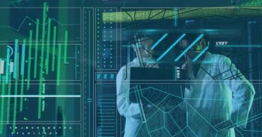 Sunucu odasındaki çeşitli işçiler üzerinde veri işleme animasyonu. küresel iş ve dijital arayüz kavramı dijital olarak oluşturulmuş video.