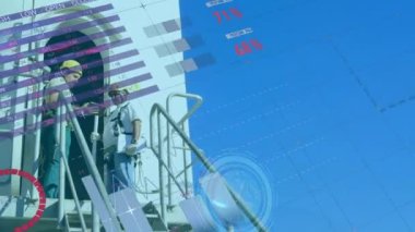 Rüzgar türbinindeki beyaz mühendisler üzerinde istatistik ve veri işleme animasyonu. Dijital olarak oluşturulan küresel sürdürülebilirlik, eko enerji ve veri işleme kavramı.