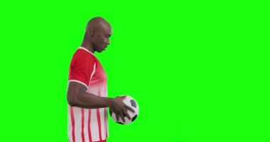 Afrikalı Amerikalı erkek futbolcu. Spor, hareket, eğitim ve aktif yaşam tarzı kavramı.