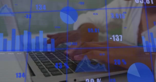 Animation Data Processing Asian Schoolgirl Using Laptop Global Business Digital — Vídeo de Stock