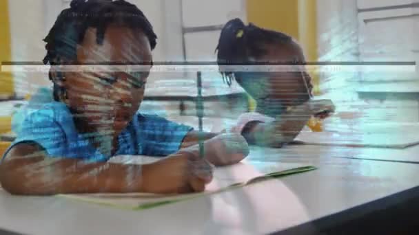 Animációs Kéz Nagyítóval Adatokkal Keresési Szöveggel Afro Amerikai Diákokra Osztályban — Stock videók