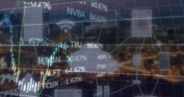 Karanlık arka planda finansal veri işleme animasyonu. Küresel işletme finans ekonomisi ve teknoloji kavramı dijital olarak oluşturulmuş video.