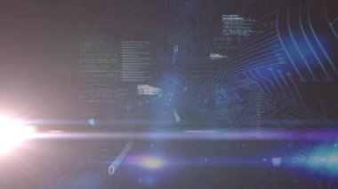 Veri işleme animasyonunun siyah arkaplan üzerindeki ışık yollarının üzerinde gerçekleşmesi. küresel teknoloji, bilgisayar ve dijital arayüz kavramı dijital olarak oluşturulmuş video.