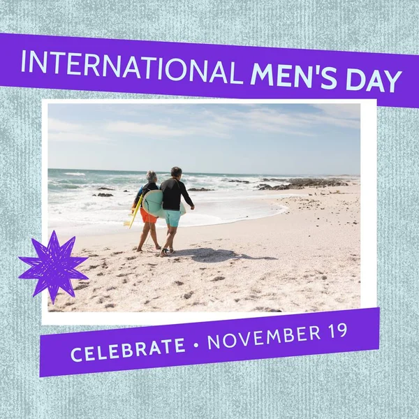 Καυκάσιοι Άνθρωποι Ιστιοσανίδες Περπατούν Στην Παραλία Διεθνής Ημέρα Ανδρών Κείμενο — Φωτογραφία Αρχείου