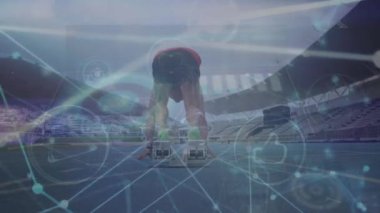 Beyaz adamın koşması üzerine bağlantı ağının ve veri işleme ağının animasyonu. Küresel spor, bilgisayar ve dijital arayüz kavramı dijital olarak oluşturulmuş video.