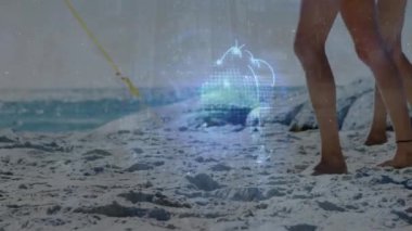 Kafkas kadınının kumsalda yürüyen alçak kesiminde birbirine bağlı çizgileri olan bir dünya animasyonu. Dijital bileşik, çoklu pozlama, küresel ağ, doğa, yalınayak, yaz ve tatil.