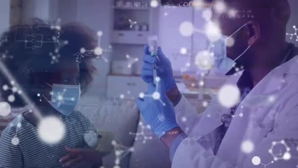 Animering Molekyler Och Matematiska Ekvationer Över Afrikansk Amerikansk Läkare Och — Stockvideo