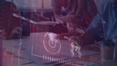 Ofiste çalışan iş adamları üzerindeki bağlantı ağlarının animasyonu. Küresel iş veri işleme ve teknoloji konsepti dijital olarak oluşturulmuş video.