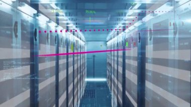 Sunucu odasında veri işleme animasyonu. küresel teknoloji, bilgisayar ve dijital arayüz kavramı dijital olarak oluşturulmuş video.