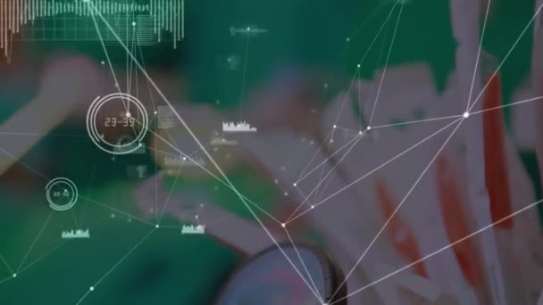 네트워크 애니메이션은 병원에서 수술하는 외과의사에 데이터와 외과의 팀워크 — 비디오