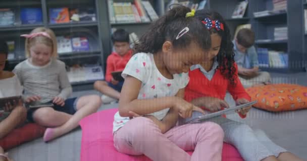 Animation Hud Processing Multiracial Elementary Students Using Digital Tablets Classroom — стоковое видео