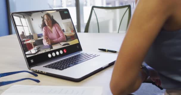 African American Woman Using Laptop Video Call Business Colleague Screen — Αρχείο Βίντεο