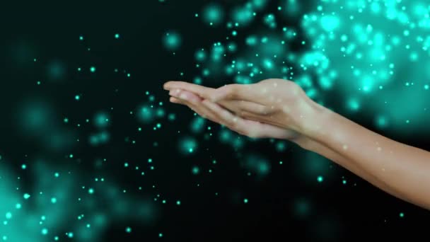 人脑图标在黑色背景上的绿色发光点上旋转着双手 精神健康日意识概念 — 图库视频影像