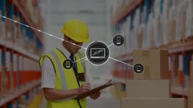 Depodaki Kafkas erkek işçilerle olan bağlantıların animasyonu. Küresel iş ve dijital arayüz kavramı dijital olarak oluşturulmuş video.