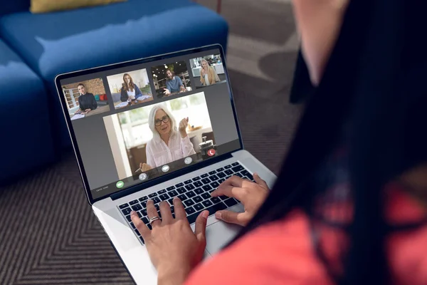 Mujer Negocios Caucásica Teniendo Videollamada Con Colegas Concepto Negocio Global — Foto de Stock