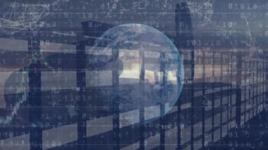Dünya üzerinde veri işleme ve hareket eden sütunların animasyonu. Küresel teknoloji, bilgisayar ve dijital arayüz kavramı dijital olarak oluşturulmuş video.
