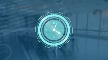 Boş ofis üzerinden hareket eden saat ve finansal veri işleme animasyonu. Küresel teknoloji, bilgisayar ve dijital arayüz kavramı dijital olarak oluşturulmuş video.