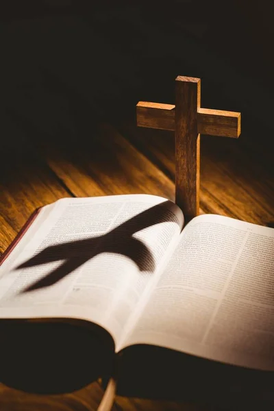 Close Cross Shadow Falling Bible — Stock Photo, Image