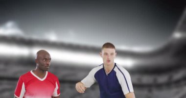 Çeşitli erkek futbol oyuncularının oynadığı stadyumun animasyonu. Küresel spor ve dijital arayüz kavramı dijital olarak oluşturulmuş video.