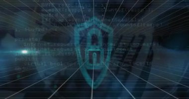 Klavyede yazı yazan kişiye karşı güvenlik kilidi simgesi ve veri işleme animasyonu. Küresel ağ ve iş teknolojisi kavramı