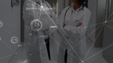 Hastanede gülümseyen çeşitli erkek ve kadın doktorlarla olan bağlantıların animasyonu. Tıbbi sağlık ve teknoloji konsepti