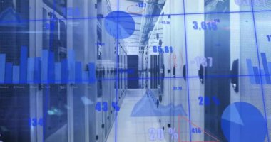 Bilgisayar sunucuları üzerinde istatistik ve veri işleme animasyonu. Küresel hesaplama, veri işleme ve dijital arayüz kavramı dijital olarak oluşturulmuş video.