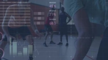 Basketbol maçında veri işleme ve istatistiklerin animasyonu. Küresel spor ve veri işleme kavramı dijital olarak oluşturulmuş video.