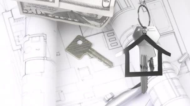 Animace Závěsných Klíčů Proti Rotaci Architektonických Kreseb Dolarových Bankovek Klíčů — Stock video