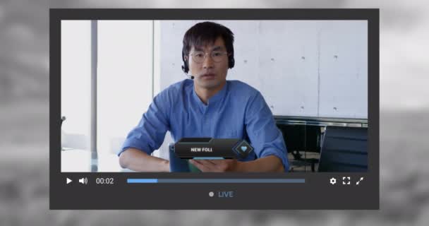 Animación Pantalla Medios Sociales Sobre Hombre Asiático Haciendo Video Blog — Vídeo de stock