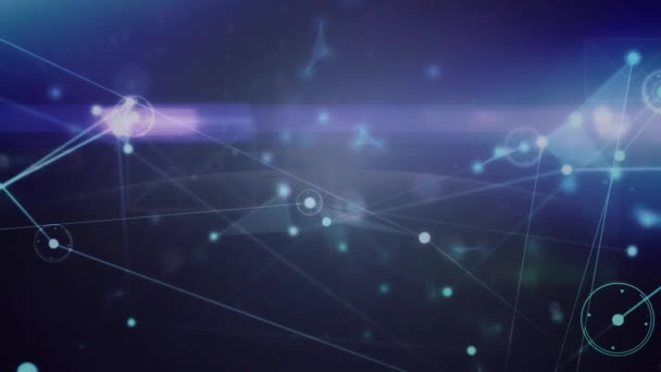 Анімація Мережі Єднань Над Фіолетовими Світловими Стежками Фоні Земної Кулі — стокове відео