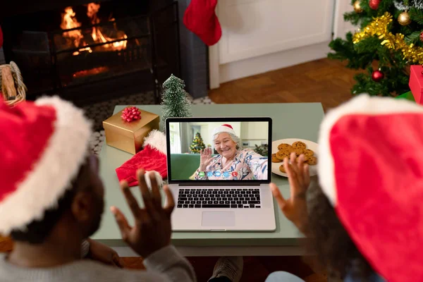 Couple Afro Américain Chapeaux Père Noël Sur Appel Vidéo Noël — Photo