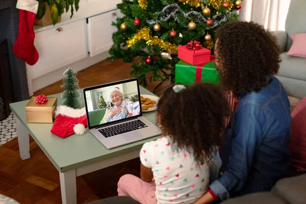 Mère Fille Afro Américaine Sur Appel Vidéo Noël Avec Une — Photo