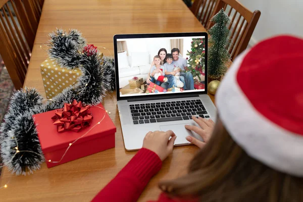 Mulher Caucasiana Chapéu Papai Noel Laptop Chamada Vídeo Natal Com — Fotografia de Stock