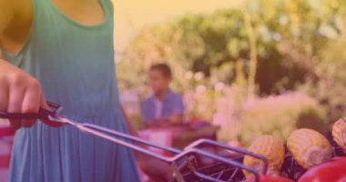 Kafkasyalı mutlu bir ailenin 