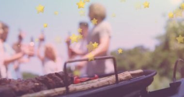 Kafkasyalı bir grup arkadaş üzerinde BBC içip bira içerken yıldızların canlandırılması. bbq Day ve kutlama konsepti dijital olarak oluşturulmuş video.