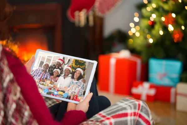 Redhead Using Tablet Computer Christmas Home Living Room — Stock Photo, Image