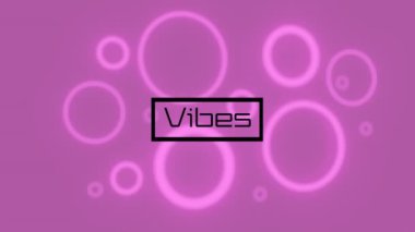 Pembe arka planda titreşimlerin, mesajların ve dairelerin animasyonu. Sosyal medya ve iletişim arayüzü kavramı dijital olarak oluşturulmuş video.