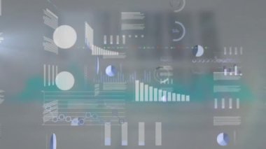 Grafik animasyonu, daireler, programlama dili, soyut arkaplan üzerinden ticaret tahtası. Dijital olarak oluşturulmuş, hologram, rapor, veri, finans, geometrik şekil, kodlama ve teknoloji kavramı.