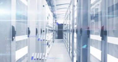 Sunucu odasında dijital veri işleme animasyonu. Küresel dijital veri işleme konsepti dijital oluşturulmuş video.